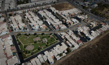 CALLES DEL FRACCIONAMIENTO VALENCIA SE REHABILITAN CON REENCARPETADO