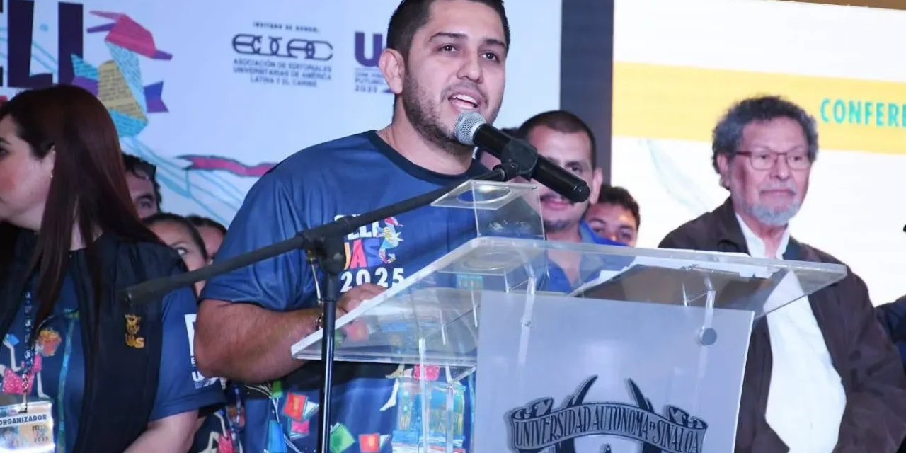 CON GRAN ÉXITO CULMINÓ LA FELIUAS EN SU EDICIÓN 2025; CERRÓ LAS ACTIVIDADES EL CONNOTADO ESCRITOR ÉLMER MENDOZA