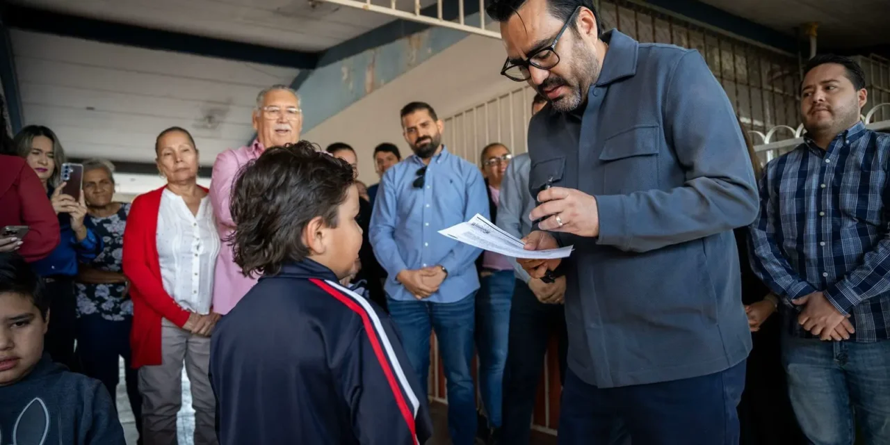 JUAN DE DIOS GÁMEZ CUMPLE COMPROMISO DE PAVIMENTACIÓN EN LA COLONIA SALVADOR ALVARADO