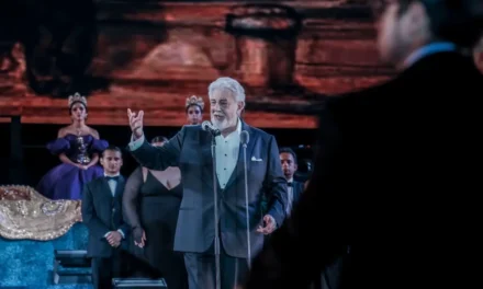 PLÁCIDO DOMINGO CAUTIVA CON SU INIGUALABLE VOZ