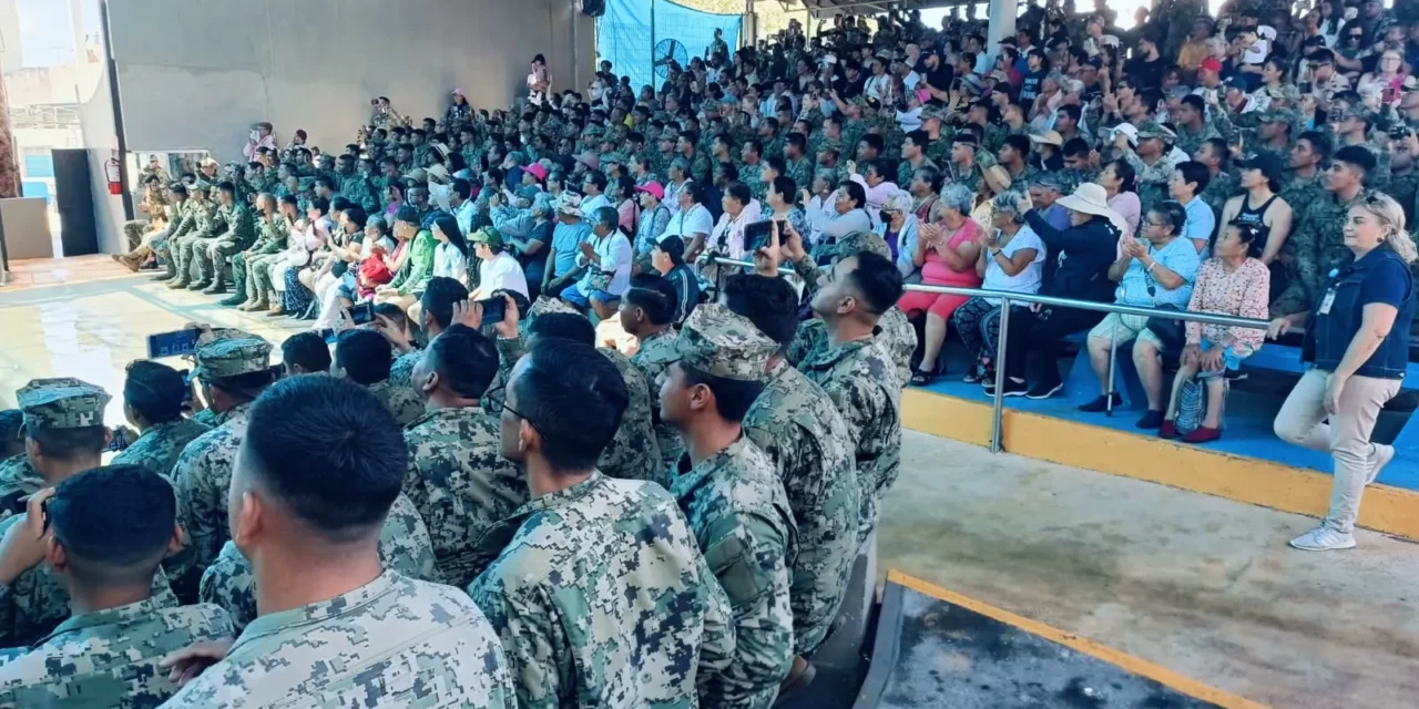 MARINOS DE LAS FUERZAS ARMADAS EN EL GRAN ACUARIO DE MAZATLÁN