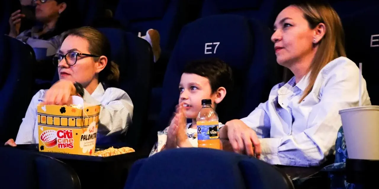 CIENTOS DE FAMILIAS DISFRUTAN DE LA OCTAVA FUNCIÓN DE “AUTISMO EN EL CINE”