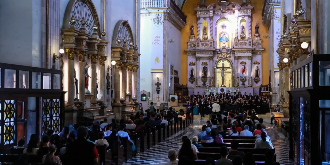 LLEVAN A CATEDRAL EL HIMNO RELIGIOSO STABAT MATER, CON DOS COROS