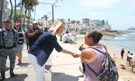 SUPERVISA ESTRELLA PALACIOS ZONA DE PLAYAS EN MAZATLÁN