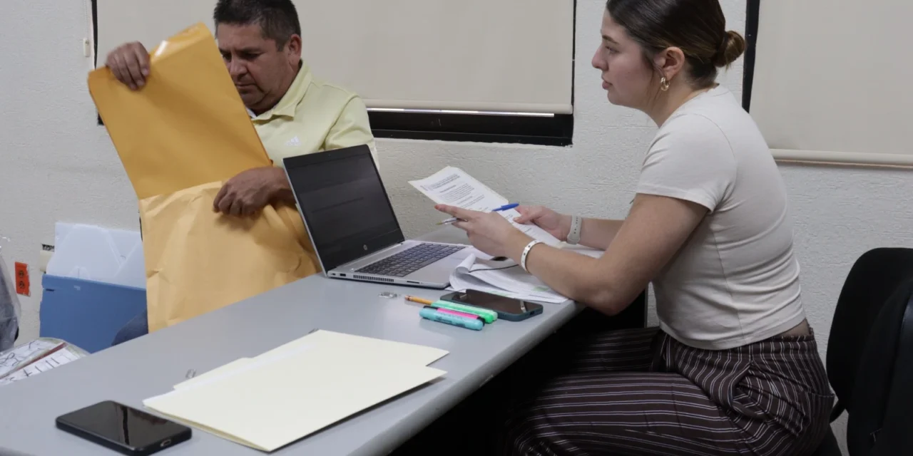 ENTREGAN PAQUETES ELECTORALES