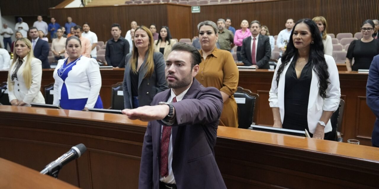 RINDE PROTESTA HÓLINCER CASTRO COMO DIPUTADO, SUPLE A GENARO GARCÍA