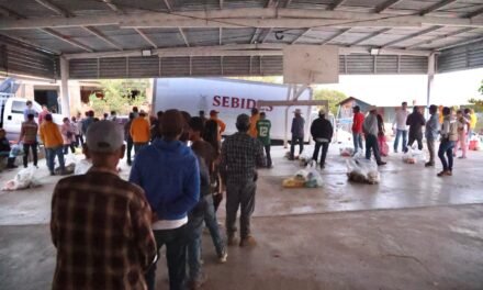 EL EJÉRCITO ENCABEZADOS POR EL GRAL. PORFIRIO FUENTES ACUDEN A REFORZAR BRIGADAS CONTRA EL INCENDIO FORESTAL EN  EL PALMITO : SEBIDES
