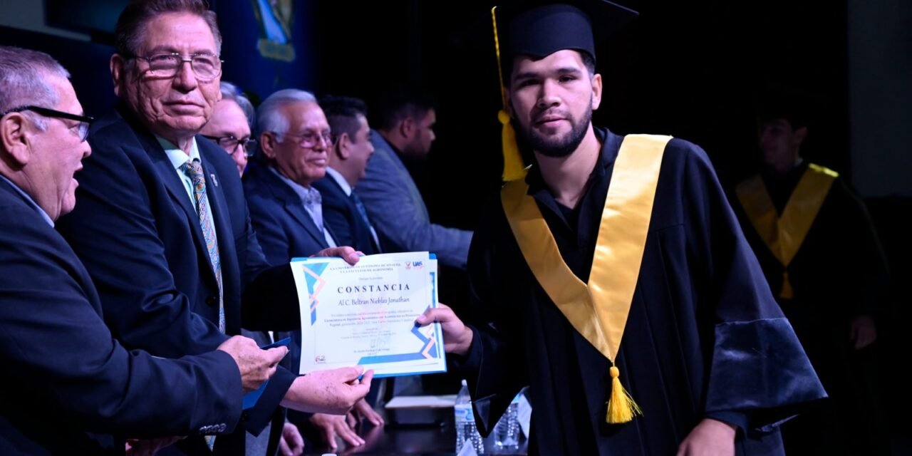 SE GRADÚA LA GENERACIÓN 2020-2025 DE LA LICENCIATURA EN INGENIERÍA AGRONÓMICA DE LA UAS