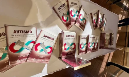 PRESENTAN EN MAZATLÁN EL LIBRO “AUTISMO DE LA BRUMA A LA ESPERANZA” DE DIF SINALOA
