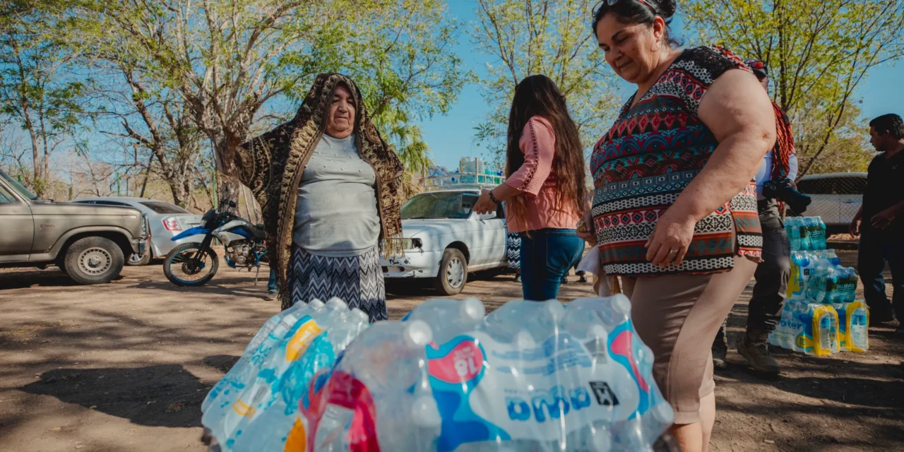 FAMILIAS DE BADIRAGUATO Y ELOTA RECIBEN 70 MIL LITROS DE AGUA DONADA POR LA CIUDADANÍA AL AQUATÓN