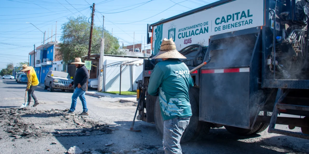 CONTINÚAN LABORES DE BACHEO EN DISTINTOS PUNTOS DE LA CIUDAD PARA MEJORAR LA MOVILIDAD