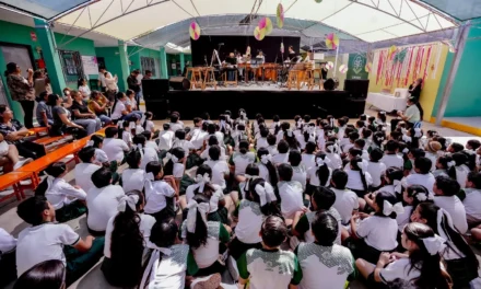 CULTURA EN LA EDUCACIÓN VISITA COLEGIO LOS TRÉBOLES CON EL ENSAMBLE DE PERCUSIONES
