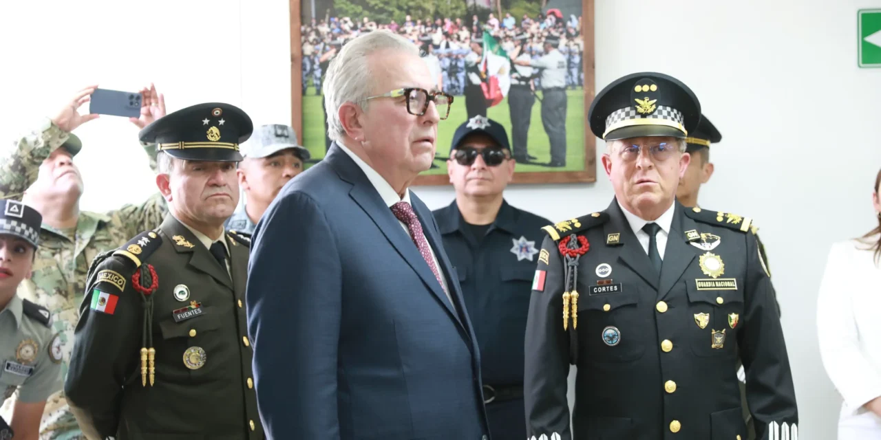 EL GOBERNADOR RUBÉN ROCHA ASISTE A LA INAUGURACIÓN DE LA 462/A COMPAÑÍA DE LA GUARDIA NACIONAL