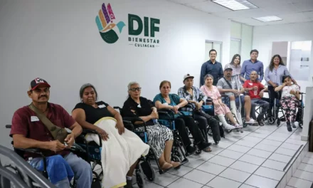 DIF BIENESTAR CULIACÁN ENTREGA SILLAS DE RUEDAS A PERSONAS EN SITUACIÓN DE VULNERABILIDAD