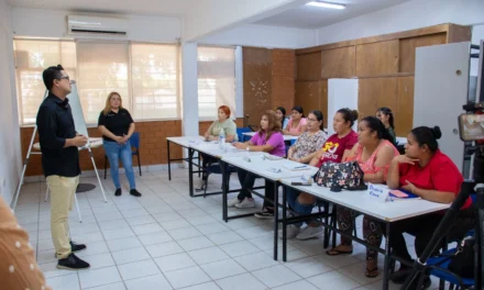 INICIA CURSO DE CAPACITACIÓN EN CORTE DE CABELLO EN EL CAM DE AGUARUTO