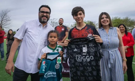 JUAN DE DIOS GÁMEZ ENTREGA CANCHA DE FÚTBOL, CALLES Y ALUMBRADO PÚBLICO EN COUNTRY DEL RÍO IV