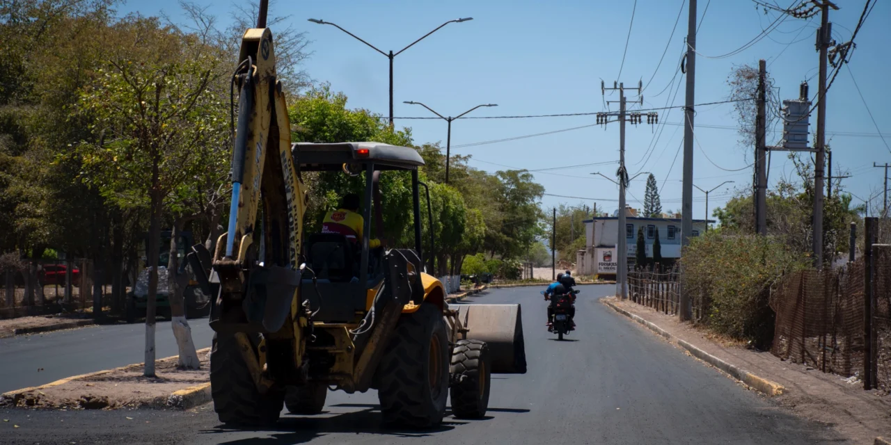 MEJORAN VIALIDADES EN PUEBLOS UNIDOS CON LABORES DE REENCARPETADO