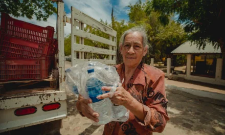 SIGUE LLEGANDO EL AGUA A LAS FAMILIAS EN SINALOA, SE HA ENTREGADO UN TOTAL DE 300 mil 300 LITROS DE AGUA DEL AQUATÓN