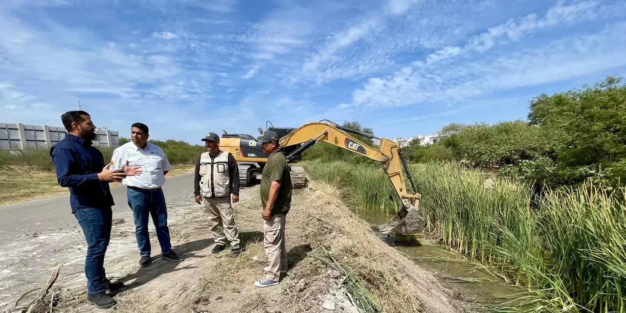 PROTECCIÓN CIVIL DE CULIACÁN SUPERVISA LOS TRABAJOS DE LIMPIEZA EN CANALES, ARROYOS Y DRENES