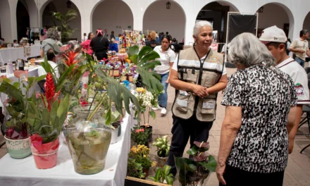 REALIZAN CON ÉXITO BAZAR CON AMOR A MAMÁ Y A LOS PEQUES