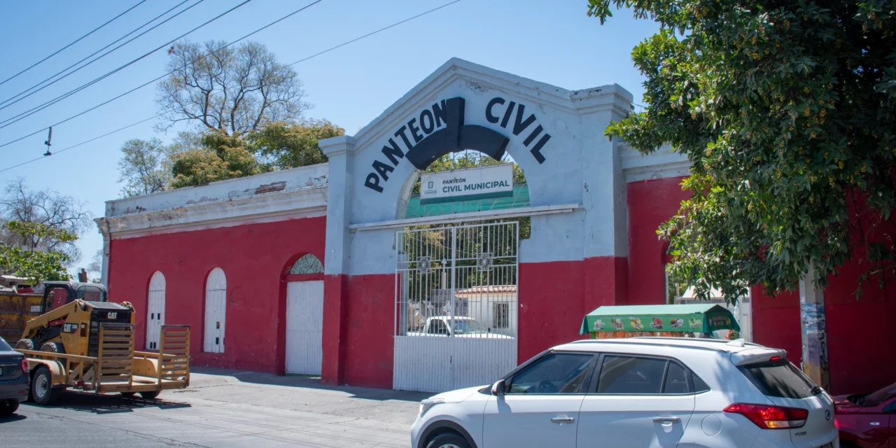 REALIZAN LABORES DE LIMPIEZA EN PANTEONES DE CULIACÁN ANTE EL AUMENTO DE VISITAS POR EL DÍA DE LAS MADRES