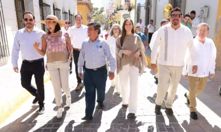 RECORRE JOSEFINA RODRÍGUEZ ZAMORA EL CENTRO HISTÓRICO DE MAZATLÁN