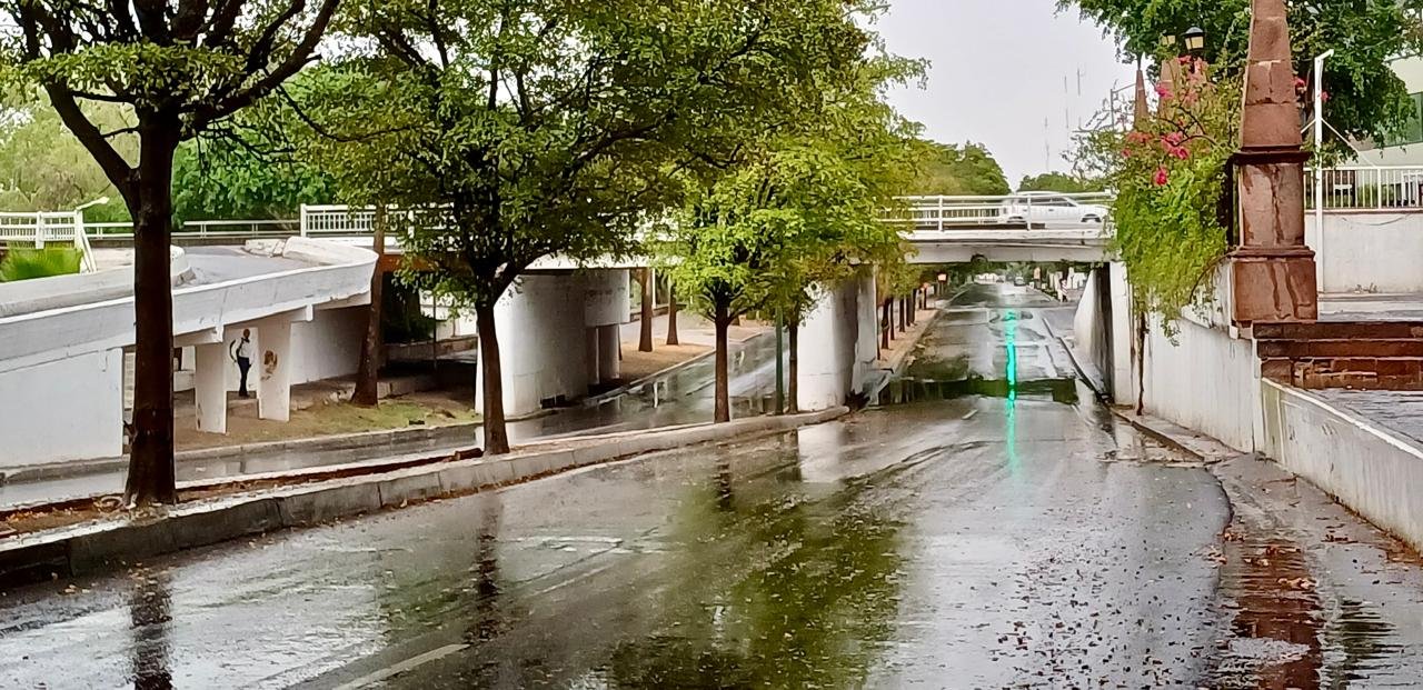 LLUVIAS NO PROVOCAN AFECTACIONES EN CULIACÁN: JESÚS BILL MENDOZA