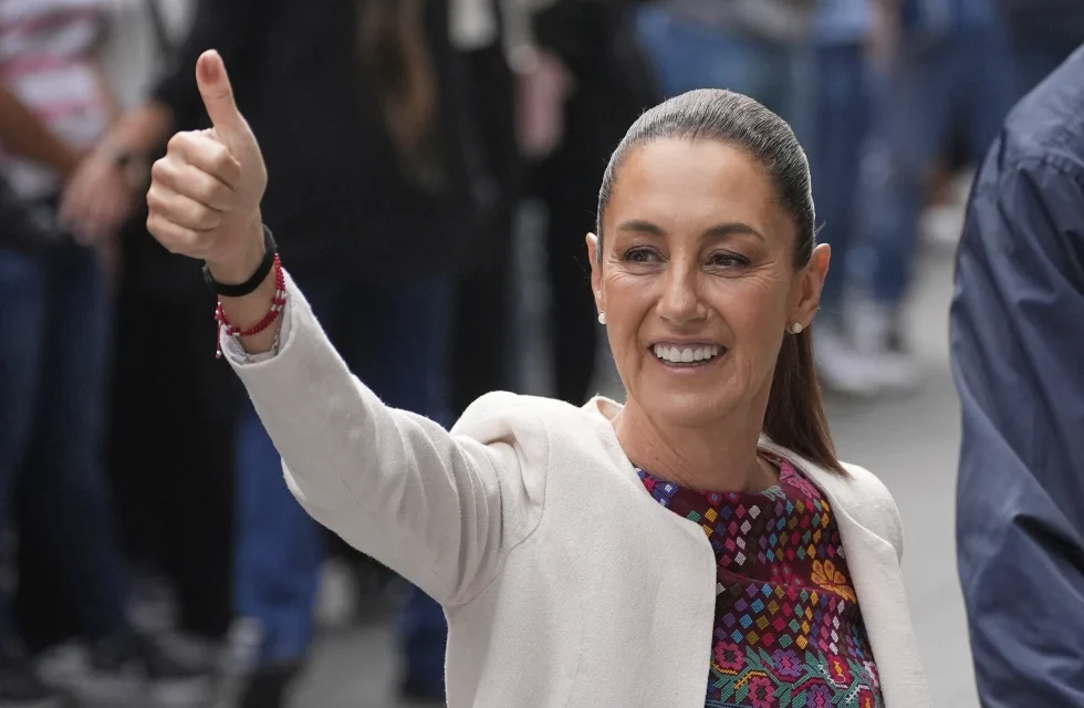 PRESIDENTA MEXICANA EXPRESA AL SUBSECRETARIO DE EEUU SU DESACUERDO POR REDADAS DE MIGRANTES