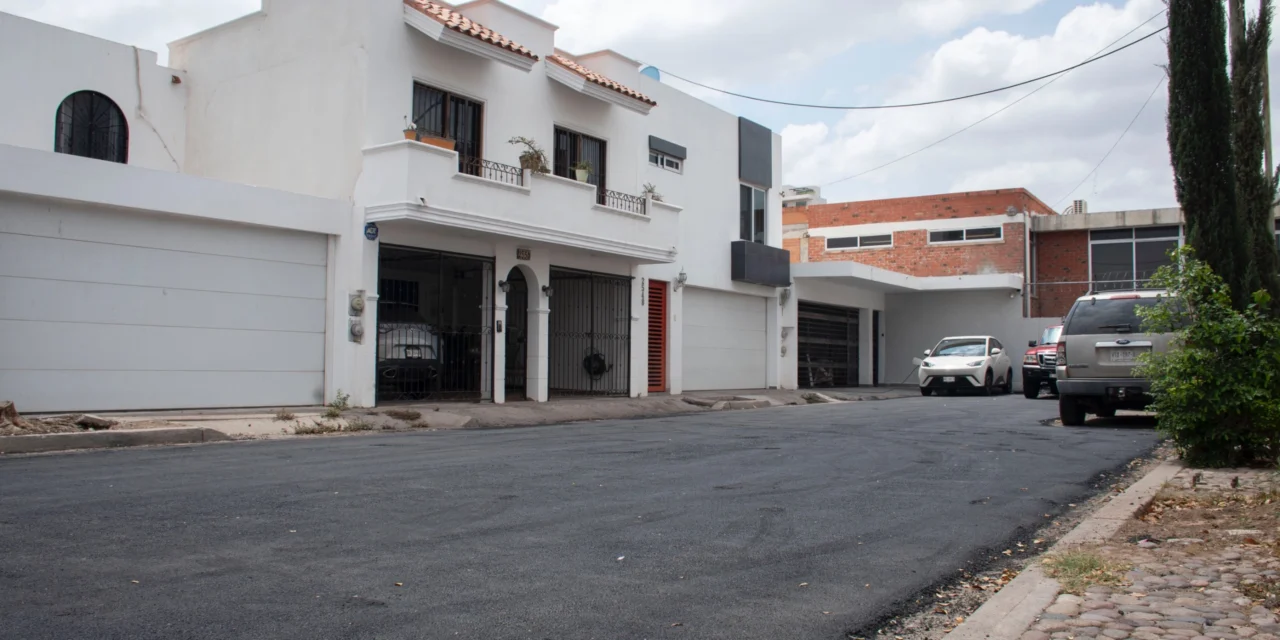 AVANZAN OBRAS DE REHABILITACIÓN Y BACHEO EN CALLES DE CULIACÁN