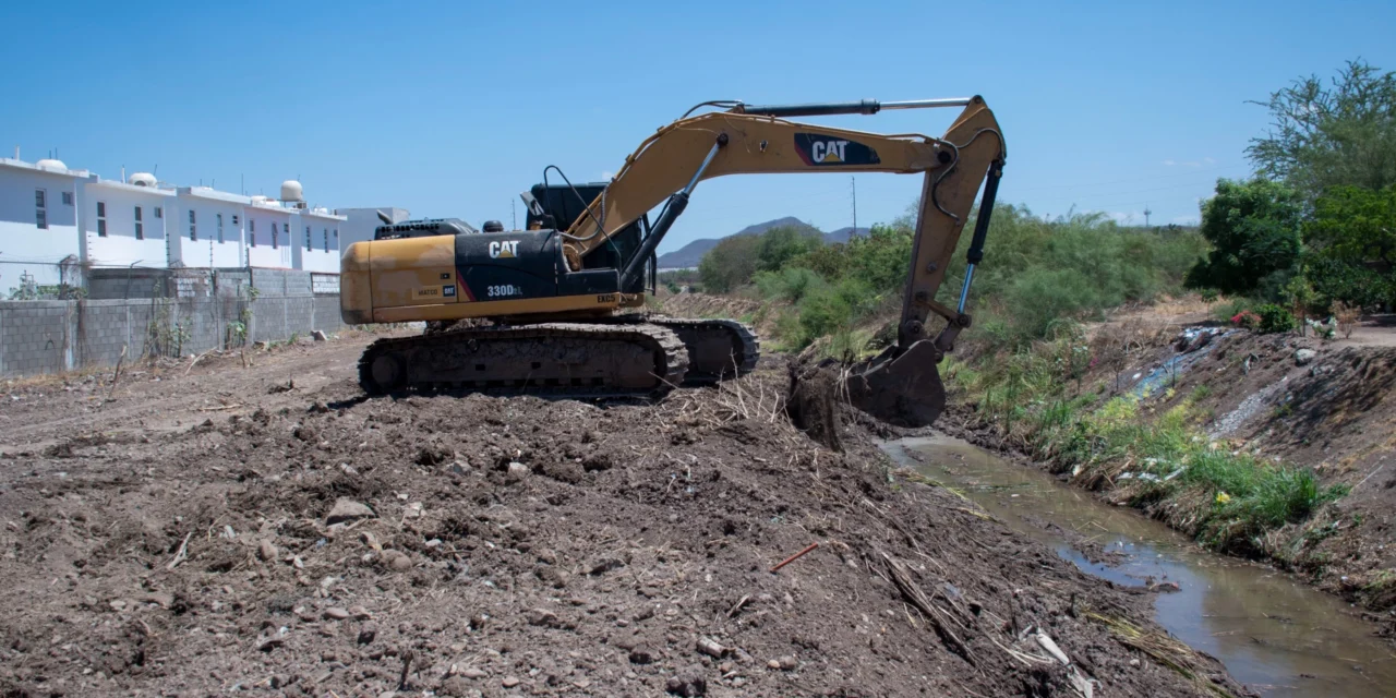 AYUNTAMIENTO REFUERZA LABORES PREVENTIVAS DE LIMPIEZA Y DESAZOLVE EN ARROYOS ANTE TEMPORADA DE LLUVIAS