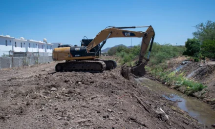 AYUNTAMIENTO REFUERZA LABORES PREVENTIVAS DE LIMPIEZA Y DESAZOLVE EN ARROYOS ANTE TEMPORADA DE LLUVIAS