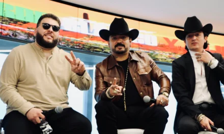 LOS DOS CARNALES Y GERARDO DÍAZ RECIBEN DISCOS DE ORO, PLATINO Y DIAMANTE
