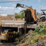 REALIZA AYUNTAMIENTO LABORES DE LIMPIEZA EN PLUVIALES ANTE TEMPORADA DE LLUVIAS