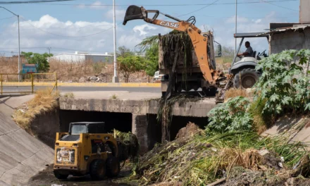 REALIZA AYUNTAMIENTO LABORES DE LIMPIEZA EN PLUVIALES ANTE TEMPORADA DE LLUVIAS