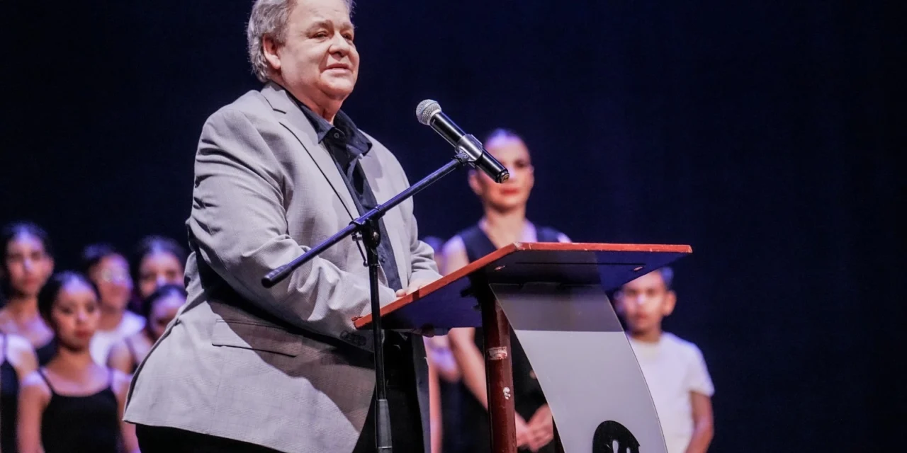RECONOCEN EL ESFUERZO Y DEDICACIÓN DE OCHO JÓVENES BAILARINAS EN MAZATLÁN