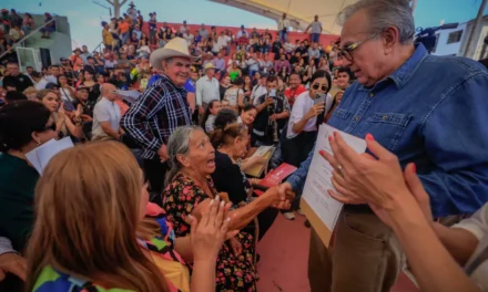 SOMOS EL PRIMER ESTADO EN ENTREGAR ESCRITURAS Y TÍTULOS DE PROPIEDAD DE MANERA MASIVA, ASEGURA EL GOBERNADOR ROCHA