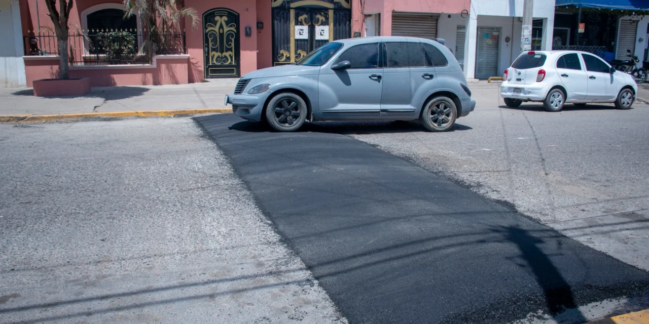 TRANSFORMAN VIALIDADES CON TRABAJOS DE BACHEO Y REENCARPETADO