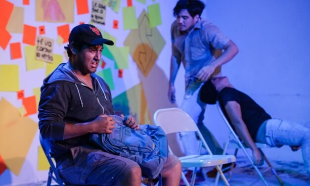 “OJO DE RES” DE MANOLO DÍAZ, CUANDO EL TEATRO SE VENGA CON HUMOR OSCURO
