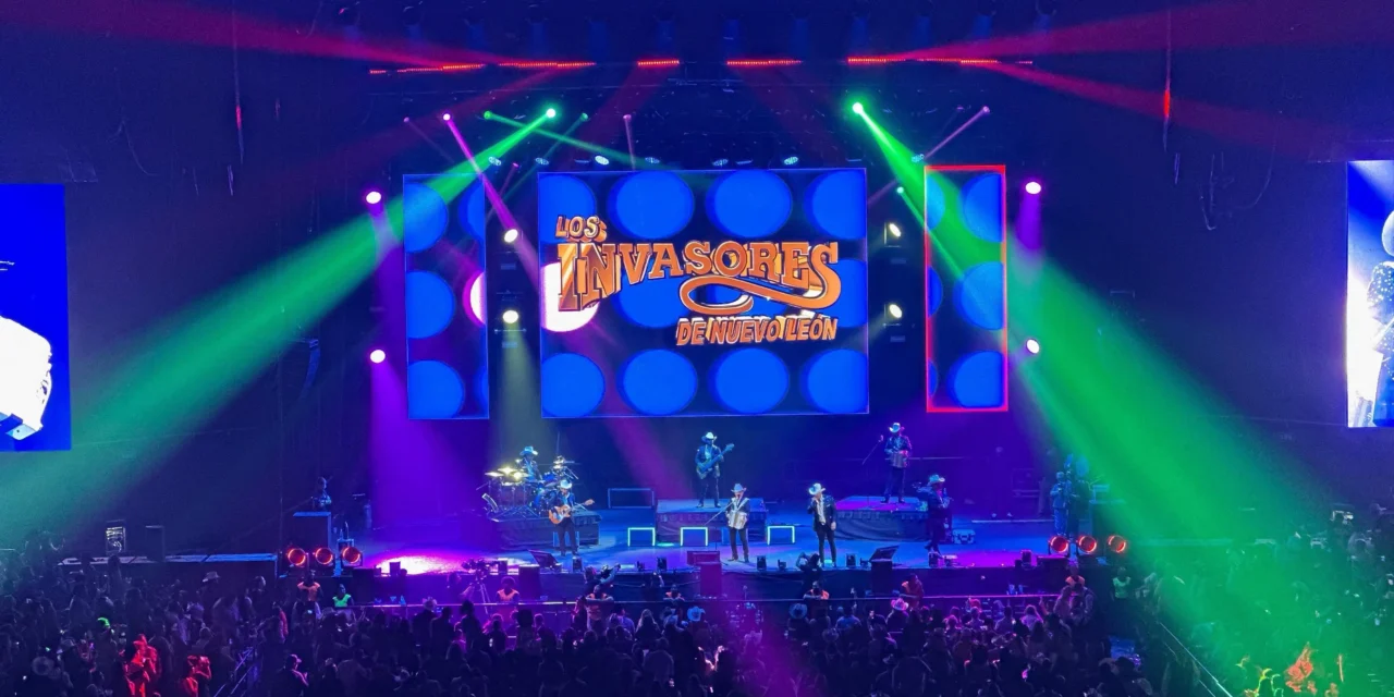 DUELO DE ACORDEONES EN LA ARENA MONTERREY