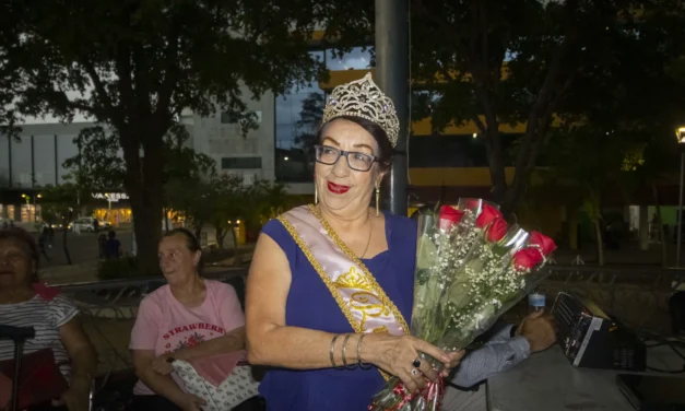 “TARDES DE DANZÓN” TIENE NUEVA REINA: SUSAN KARIME OBREGÓN ESCALANTE