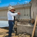 SUPERVISA ALCALDE AVANCE EN LA OBRA DEL PUENTE PONCE-EL VIGÍA