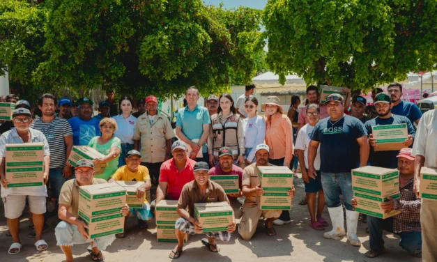 DIF SINALOA ENTREGA 956 DESPENSAS ALIMENTICIAS A PESCADORES DE SAN IGNACIO Y ELOTA