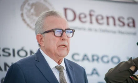 ASISTE EL GOBERNADOR ROCHA MOYA A TOMA DE PROTESTA DE NUEVO COORDINADOR DE LA GUARDIA NACIONAL EN SINALOA