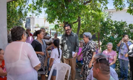 JUAN DE DIOS GÁMEZ SUPERVISA OBRAS, ARROYOS Y CANALES, Y ESCUCHA A FAMILIAS EN COLONIAS LÓPEZ MATEOS Y PEMEX