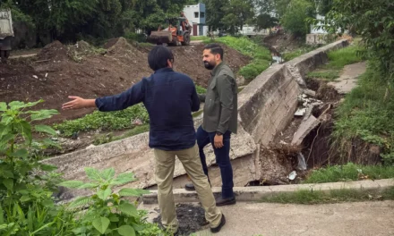 JUAN DE DIOS GÁMEZ SUPERVISA LOS ARROYOS Y ESCUCHA A FAMILIAS EN COLONIAS PROGRESO Y 7 GOTAS