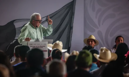 GOBERNADOR ROCHA MOYA ENCABEZA PROGRAMA DE ENTREGA DE FERTILIZANTES PARA PRODUCTORES DE RIEGO