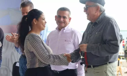 ALCALDE DE NAVOLATO PIDE CUIDAR LAS BAHÍAS EN ENTREGA DE APOYOS A PESCADORES