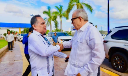 ATESTIGUA GOBERNADOR ROCHA LA FIRMA DEL CONVENIO DE COLABORACIÓN UNIVERSIDAD AUTÓNOMA SINALOA – AYUNTAMIENTO DE CULIACÁN