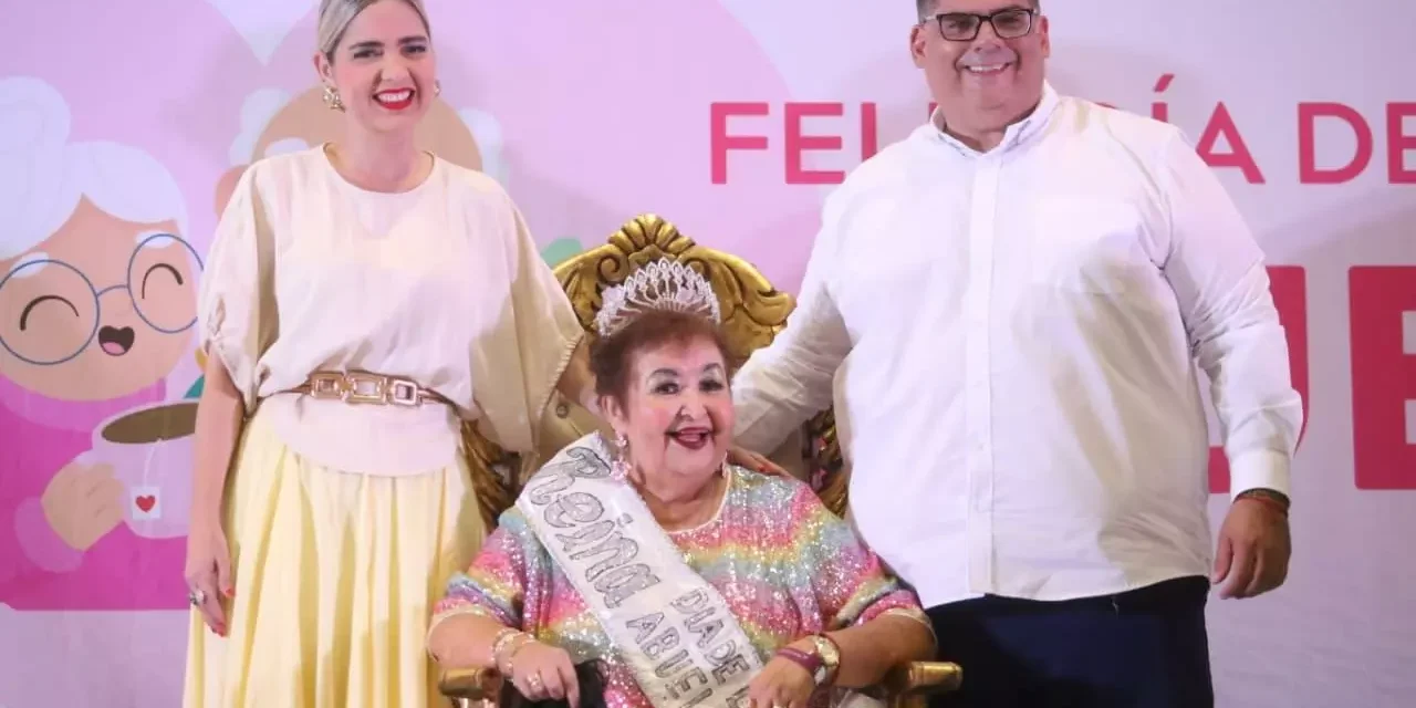 ESTRELLA PALACIOS APAPACHÓ A LAS Y LOS ABUELITOS