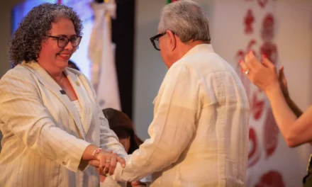 MEJORANDO LA EDUCACIÓN Y LA SALUD, ES COMO COMBATIMOS LA POBREZA: GOBERNADOR ROCHA MOYA